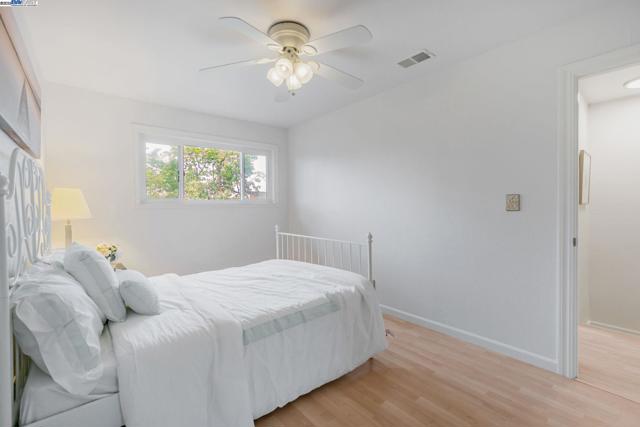 208 Siskiyou Ct, Walnut Creek CA: https://media.crmls.org/mediaz/87f0601d-6f91-43ae-b986-10c21fbbdd9c.jpg