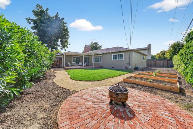 1312 Lubich Drive, Mountain View CA: https://media.crmls.org/mediaz/87f0fd56-1673-4556-b71e-f3ee92511df8.jpg