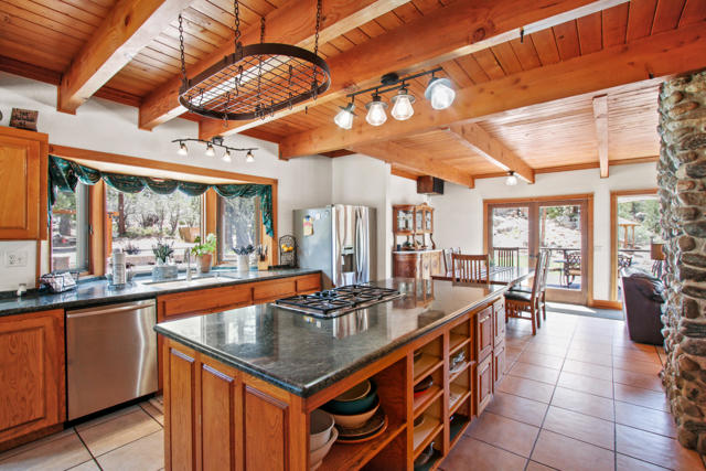43630 Rainbow Lane, Angelus Oaks CA: https://media.crmls.org/mediaz/87f13b39-290f-4110-9367-30432a6535c7.jpg