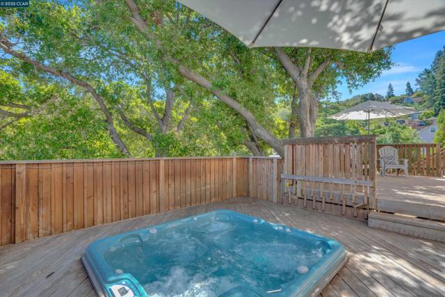 1027 W Arlington Way, Martinez CA: https://media.crmls.org/mediaz/87f16048-d3c2-4c8c-8ff8-1049e405b756.jpg