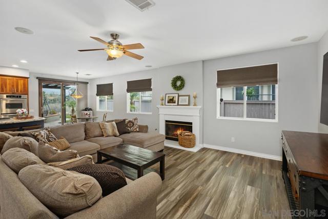 1387 S Creekside Dr, Chula Vista CA: https://media.crmls.org/mediaz/87f1e066-d8ca-42a1-ad7c-39958a775a0e.jpg