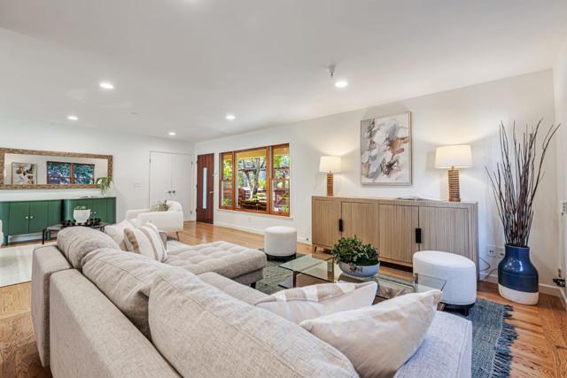 3704 Fair Oaks Avenue, Menlo Park CA: https://media.crmls.org/mediaz/87f210a3-1a57-4e82-99a7-6825ccc3e9c5.jpg