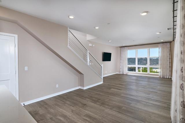 2921 Via Alta Pl, San Diego CA: https://media.crmls.org/mediaz/87f2b108-a377-482b-a7bd-05743db825e7.jpg