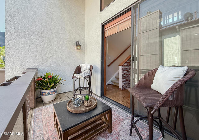 16030 Moorpark Street, Encino CA: https://media.crmls.org/mediaz/87f37300-5496-4369-b924-a5f04cd120b0.jpg