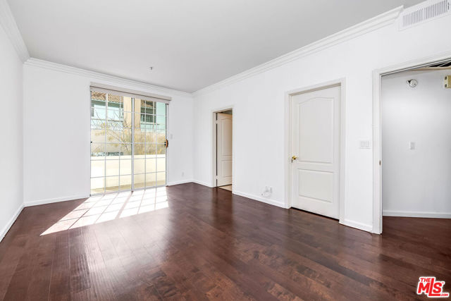 10630 Eastborne Avenue, Los Angeles CA: https://media.crmls.org/mediaz/87f42ed1-f783-45c6-83c4-e2575054d63e.jpg