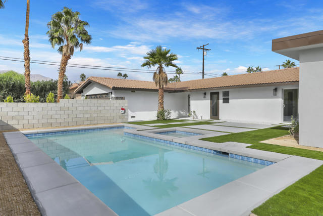 2800 E San Juan Road, Palm Springs CA: https://media.crmls.org/mediaz/87f440bb-a454-4843-813a-b067a3c32f00.jpg