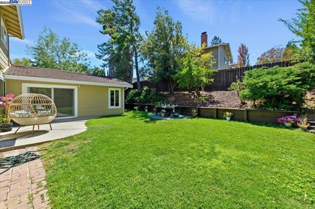 7606 Desertwood Ln, Pleasanton CA: https://media.crmls.org/mediaz/87f4b554-215d-41ad-a258-b31a2004c58f.jpg