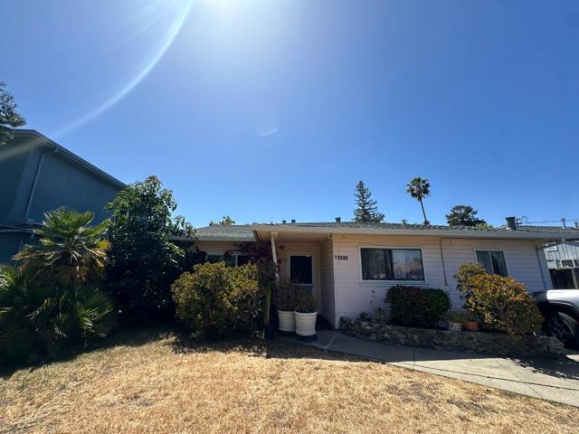 1417 Hampton Drive, Sunnyvale CA: https://media.crmls.org/mediaz/87f4fff6-637f-4637-b3d1-313eb1199b16.jpg