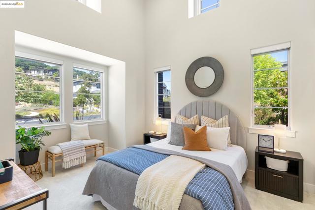 63 Tomcat Way, Orinda CA: https://media.crmls.org/mediaz/87f61d81-0b76-4ee2-9b12-9a2d6c1289bb.jpg