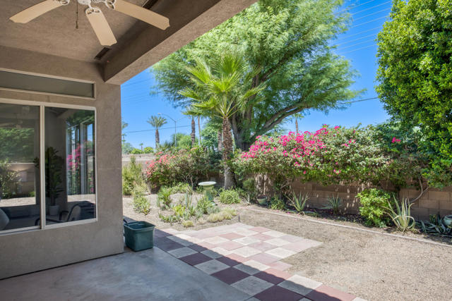 44010 Royal Troon Drive Drive, Indio CA: https://media.crmls.org/mediaz/87f73f03-72aa-47b8-91d1-a8a7298a530e.jpg