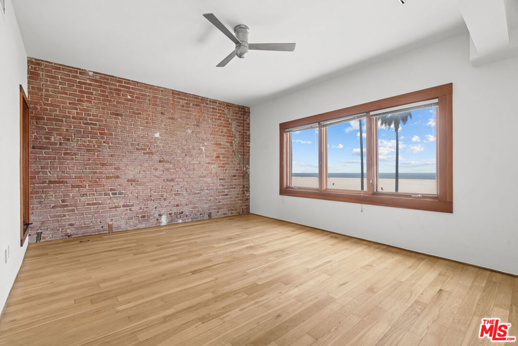 8 Brooks Avenue #11