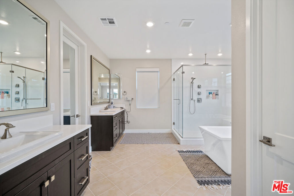 87f7e308 Ed15 490e A851 D191eb8a50e1