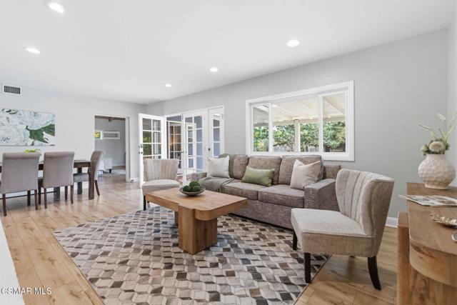 1881 Wellesley Drive, Thousand Oaks CA: https://media.crmls.org/mediaz/87f8596e-e015-479e-8ef6-8ec578b87dd8.jpg