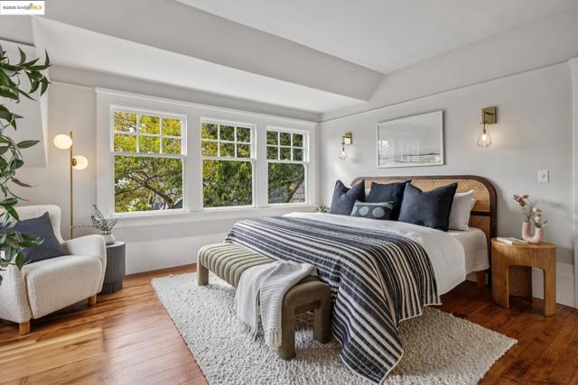 118 Hillside Ave, Piedmont CA: https://media.crmls.org/mediaz/87f8c005-66b6-4c36-b69c-dc210cdd9d42.jpg