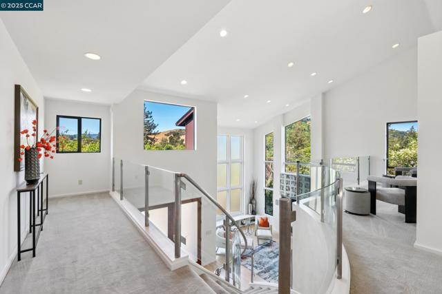 127 Devin Dr, Moraga CA: https://media.crmls.org/mediaz/87f903d7-6c64-4a94-889b-1d90a45c8237.jpg