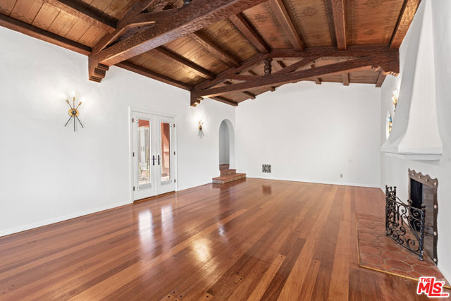 931 S Ogden Drive, Los Angeles CA: https://media.crmls.org/mediaz/87f970ed-2435-41f5-b1b1-9a40fdf84bce.jpg