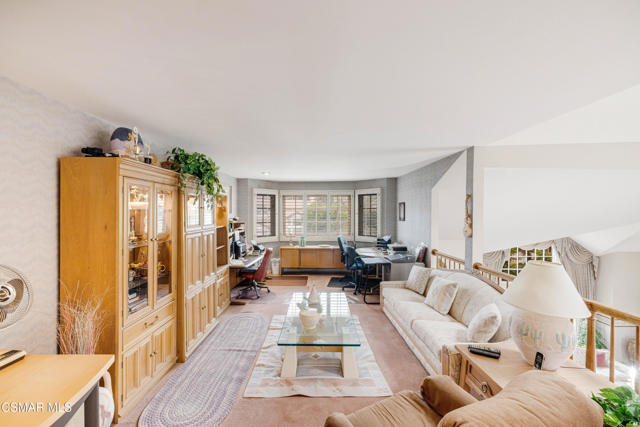 18128 Sandringham Court, Porter Ranch CA: https://media.crmls.org/mediaz/87fa03ea-cdfc-46ab-8613-e72f41689a10.jpg