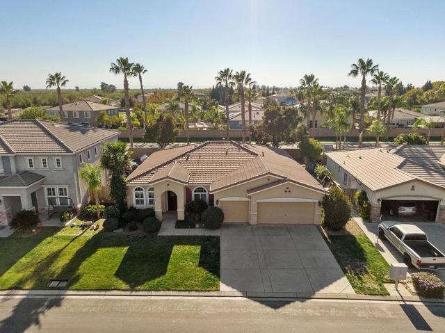 11447 Mirage Drive, Chowchilla CA: https://media.crmls.org/mediaz/87fa8265-333e-4754-8d2a-1e39f61f3c98.jpg