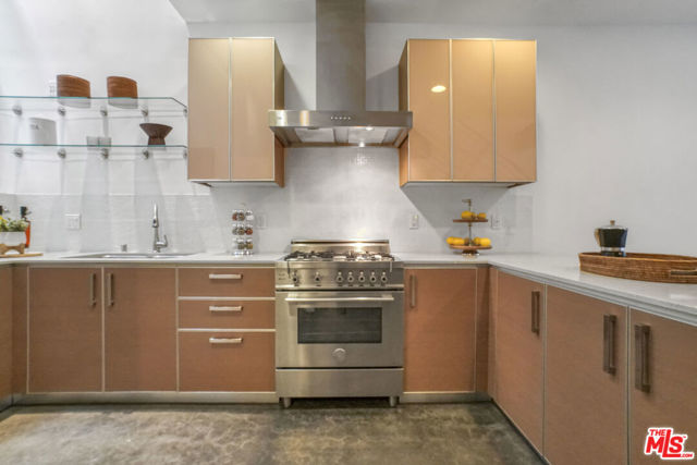 1220 N Orange Grove Avenue, West Hollywood CA: https://media.crmls.org/mediaz/87fabe1e-34c5-4a2f-9976-631e2b8dc133.jpg