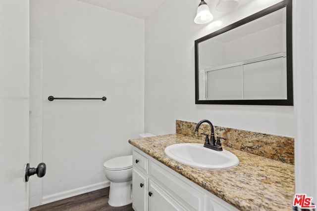 11930 Mayfield Avenue, Los Angeles CA: https://media.crmls.org/mediaz/87faffb5-f455-4c9e-a1df-c68a2df809cc.jpg