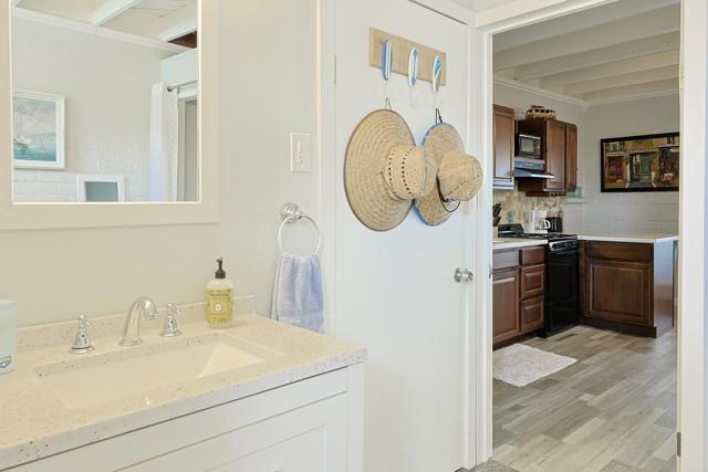 Detail Gallery Image 32 of 42 For 413 J St, Coronado,  CA 92118 - 1 Beds | 1 Baths