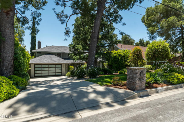 Detail Gallery Image 2 of 75 For 2320 Mountain Ave, La Crescenta,  CA 91214 - 4 Beds | 3/1 Baths