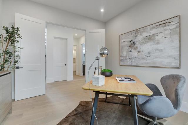 546 9th Avenue, Menlo Park CA: https://media.crmls.org/mediaz/87fb8d2c-4141-4948-83c0-a38957674c36.jpg