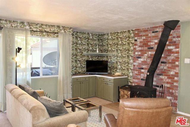 1629 Majestic Pines Drive, Mammoth Lakes CA: https://media.crmls.org/mediaz/87fbb54f-07c8-42d5-9df1-8ee8fb285f77.jpg