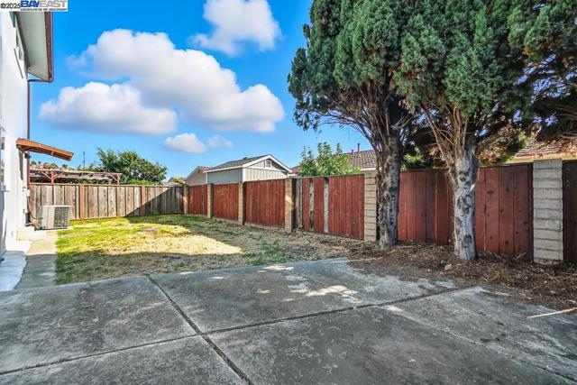 3419 Del Valle Cir, San Leandro CA: https://media.crmls.org/mediaz/87fc0d1f-b98d-4fb9-aac3-01ca7340d571.jpg