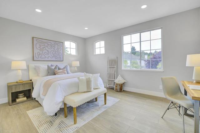 998 Governors Bay Drive, Redwood City CA: https://media.crmls.org/mediaz/87fd98e0-1b43-4e0b-996e-93531bbb145c.jpg