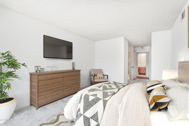 4934 Alta Colina Road, Camarillo CA: https://media.crmls.org/mediaz/87fde4df-c6a3-4b8d-9a0f-9105f2eb7695.jpg