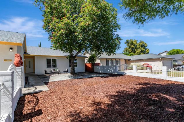1305 Tourney Drive, San Jose CA: https://media.crmls.org/mediaz/87fdf5ab-5dba-4136-8d53-a2f5cca71b27.jpg