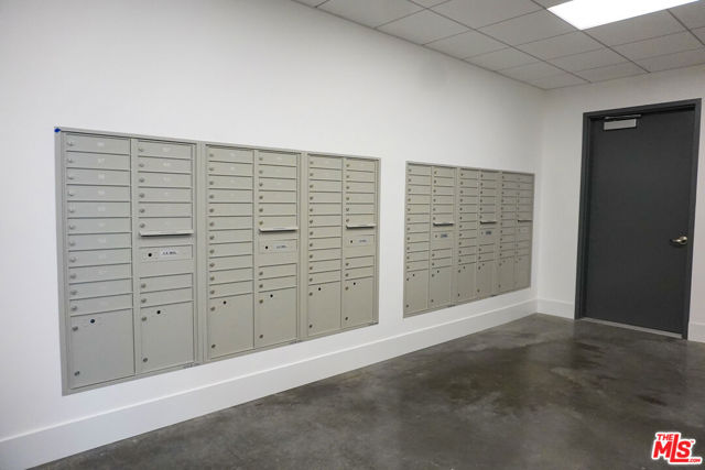 10568 Promenade Gateway, El Monte CA: https://media.crmls.org/mediaz/87fe2b32-39b1-4d27-ba0b-fdd5df6c08a3.jpg