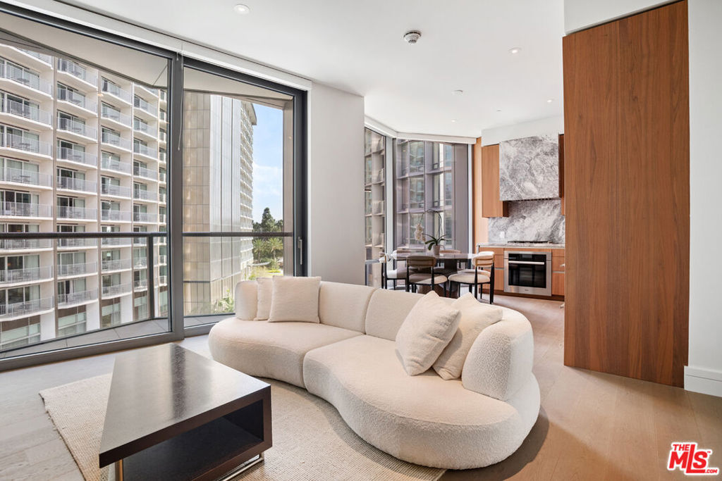 211 W Elm Court #3C