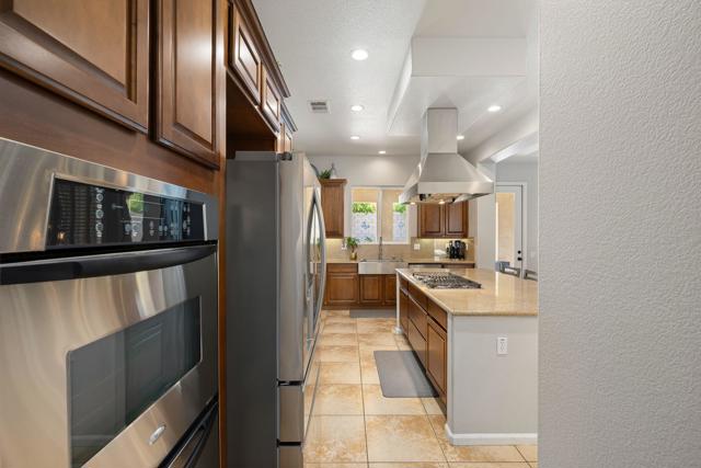 40844 Piazza Del Paradiso, Indio CA: https://media.crmls.org/mediaz/87ff3b10-3838-40c7-8116-9e723cbc8205.jpg