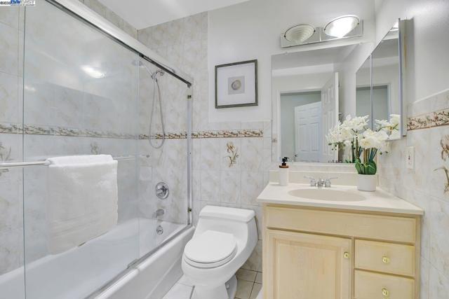 41025 Pajaro Dr, Fremont CA: https://media.crmls.org/mediaz/87ff5b69-c523-47dd-a96e-108dfb90b0b6.jpg