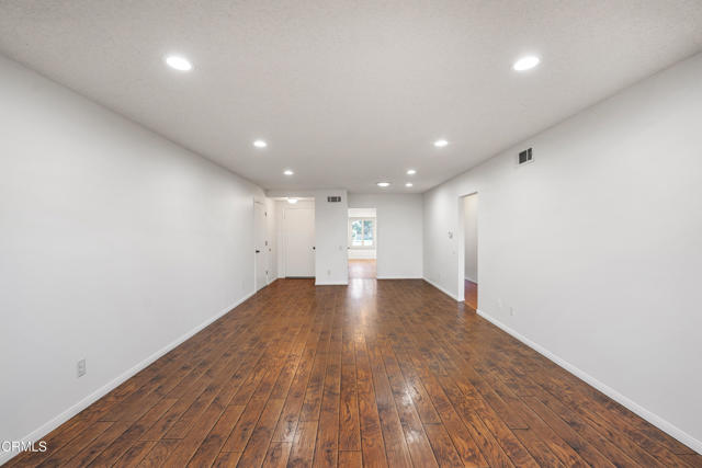 Detail Gallery Image 8 of 46 For 7115 Village 7, Camarillo,  CA 93012 - 2 Beds | 2 Baths