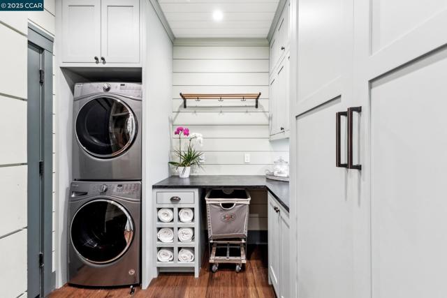 25 La Campana, Orinda CA: https://media.crmls.org/mediaz/87ffe767-72ed-4655-bb59-877b1d255aee.jpg
