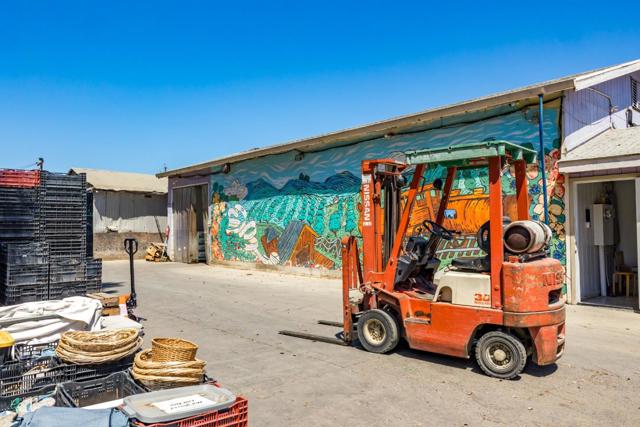 250 Old Chittenden Road, Watsonville CA: https://media.crmls.org/mediaz/8800a9c3-36bb-4940-8ccf-b10770cd7994.jpg