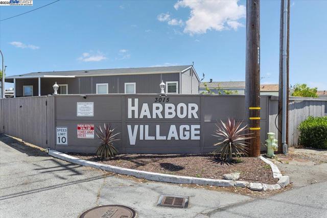3015 E Bayshore Road #423, Redwood City CA: https://media.crmls.org/mediaz/880152b9-0444-432a-bd16-3ccb766de230.jpg