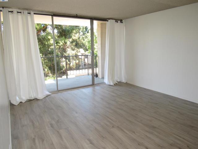 3909 Stevenson Blvd, Fremont CA: https://media.crmls.org/mediaz/88021338-205c-4a8c-8658-7c2fd676cd80.jpg