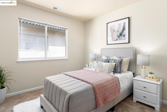 15388 Heron Dr, San Leandro CA: https://media.crmls.org/mediaz/88022f20-4700-4a29-96b7-8f36c2519457.jpg