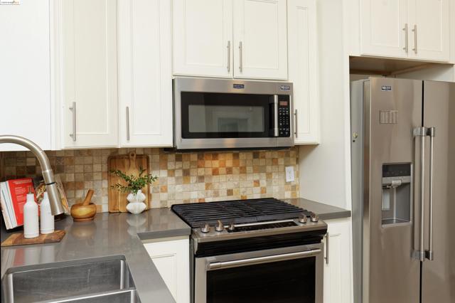 Image 12 of 25 For 6525 Herzog St