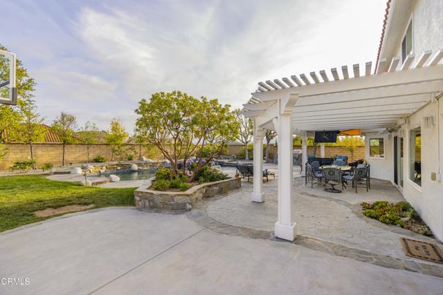 5580 Bromely Drive, Oak Park CA: https://media.crmls.org/mediaz/88030a7c-9a2d-440c-ba5e-1df5cbfdd490.jpg