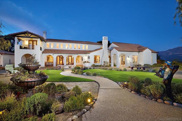 17010 Butterfield Trl, Poway CA: https://media.crmls.org/mediaz/88038e70-d4a4-4095-967e-9f97ae25eb60.jpg