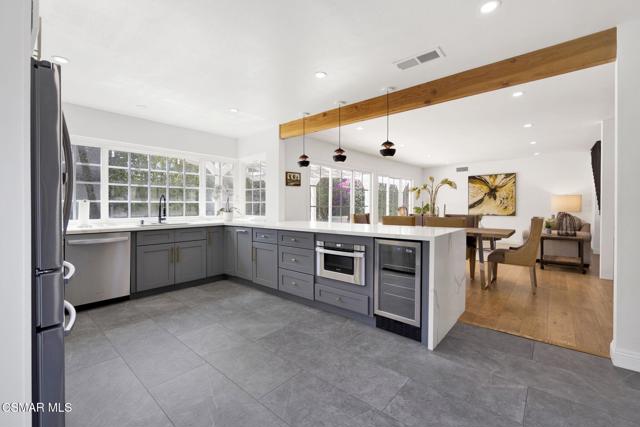 1661 Oldcastle Place, Westlake Village CA: https://media.crmls.org/mediaz/8804974d-2e8f-4818-802d-a80f6544d253.jpg