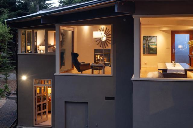 25275 Arriba Del Mundo, Carmel CA: https://media.crmls.org/mediaz/88050f66-22c2-45b6-a082-bfdecfbef620.jpg