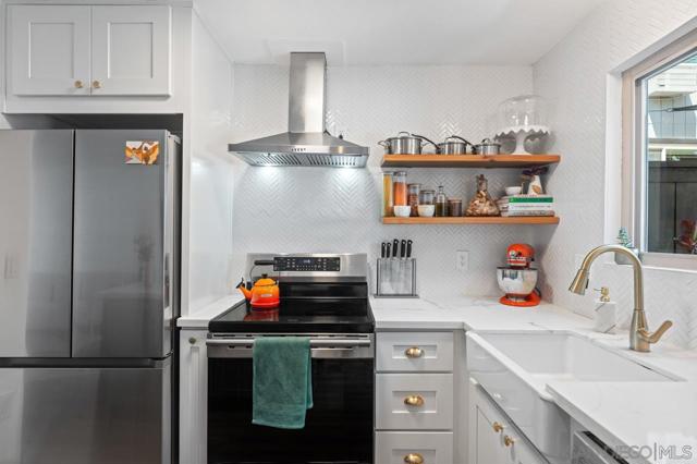8150 Lemon Ave, La Mesa CA: https://media.crmls.org/mediaz/8805c8c5-58b2-4e21-945d-e52776ada918.jpg