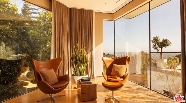 4 Bed Home for Sale in Los Angeles, California