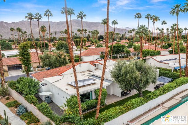 87 Magdalena Drive, Rancho Mirage CA: https://media.crmls.org/mediaz/88065209-fad1-480b-8743-5c66c88bcd5b.jpg